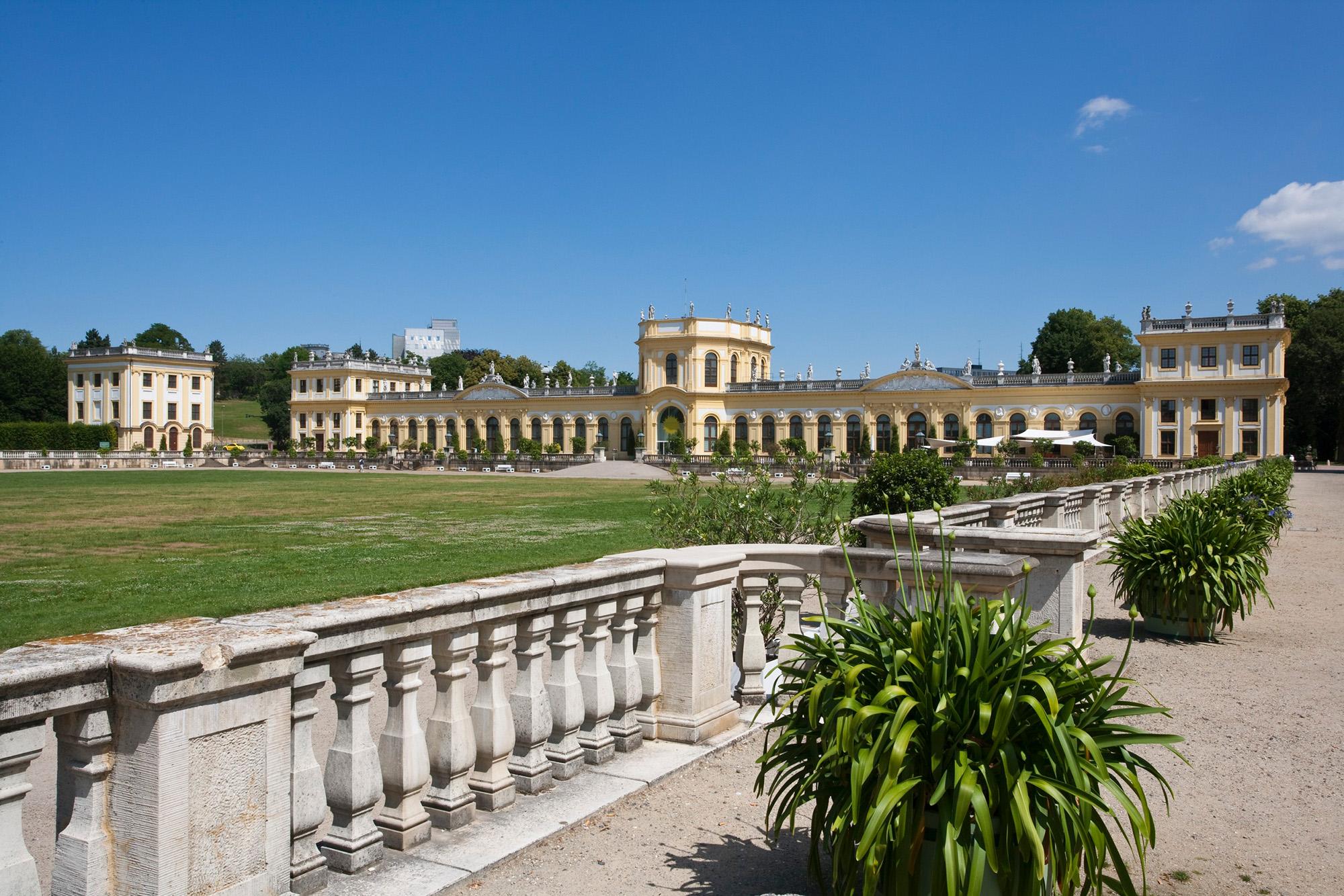 Staatsark Karlsaue mit Orangerie und Marmorbad (c) MHK