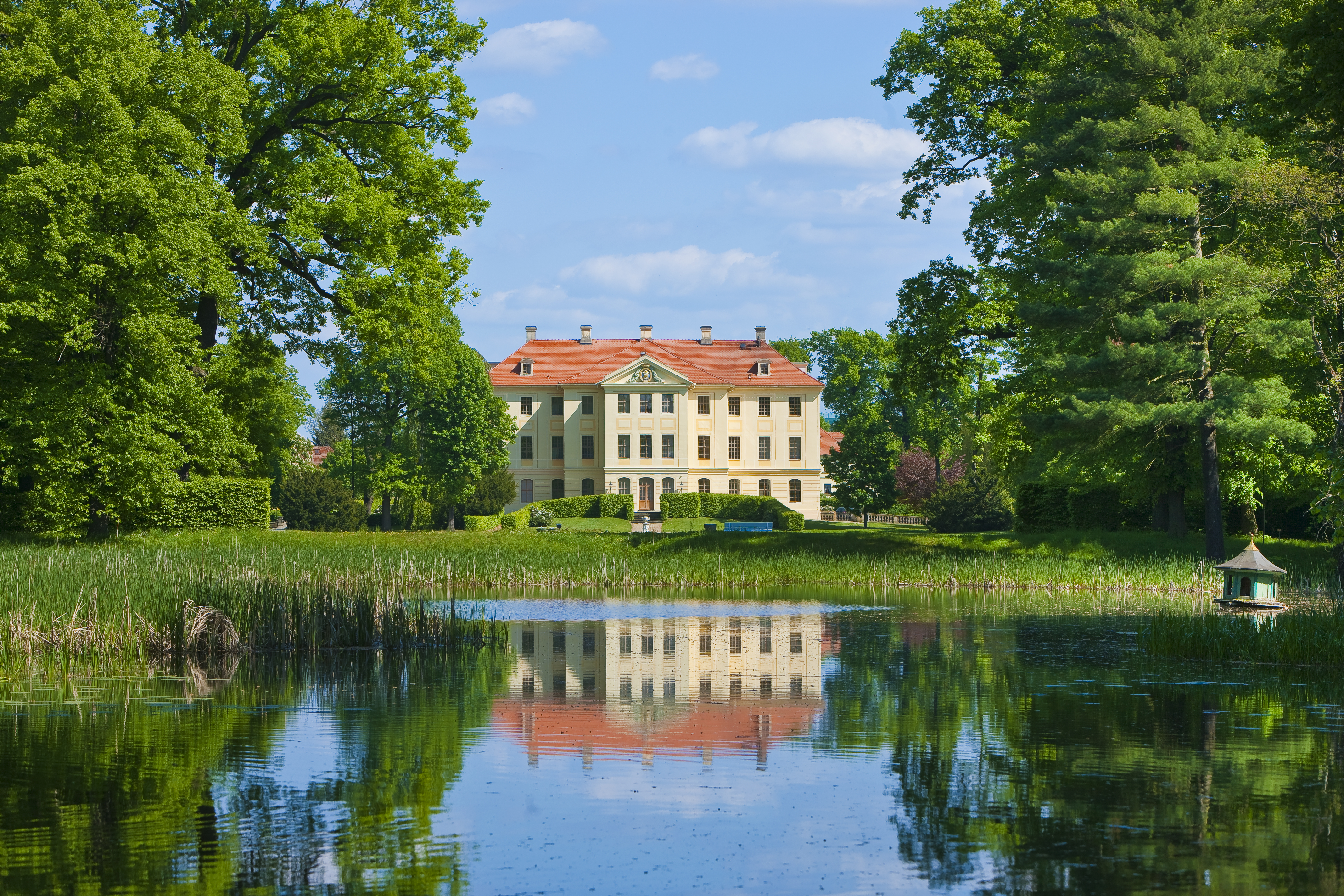 Barockgarten Zabeltitz, Blick vom Flaschenteich zum Palais, www.schloesserland-sachsen.de (c) Sylvia Dittrich