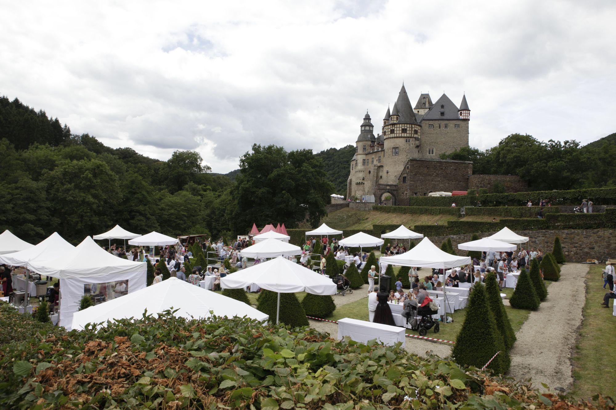 Märchenfest auf Schloß Bürresheim bei Mayen am 17.7.2016 (c) GDKE, Foto: Pfeuffer