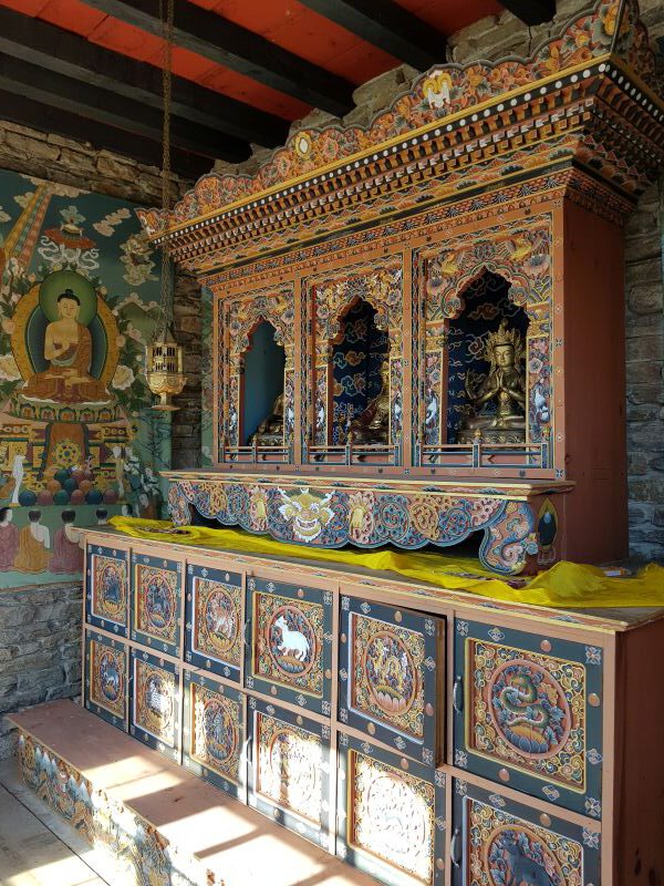 Blick in den Bhutantempel im Schlosspark Dennenlohe, (c) Foto Andrea Hahn | Text & Presse