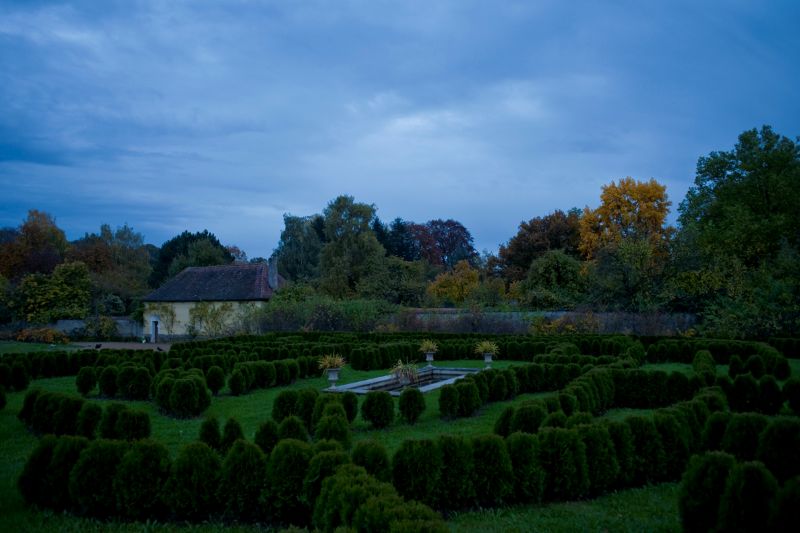 Labyrinthe im beginnenden Herbst, (c) Schloss Dennenlohe